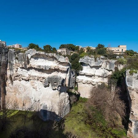 La Latomia Villa Nei Pressi Del Teatro Greco Syrakusa Exteriör bild