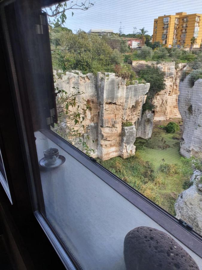 La Latomia Villa Nei Pressi Del Teatro Greco Syrakusa Exteriör bild