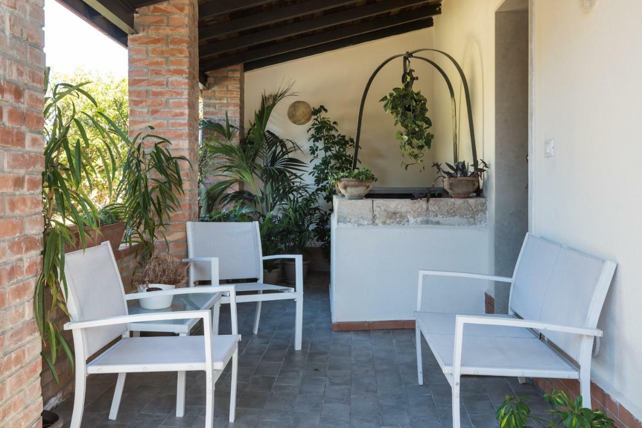 La Latomia Villa Nei Pressi Del Teatro Greco Syrakusa Exteriör bild